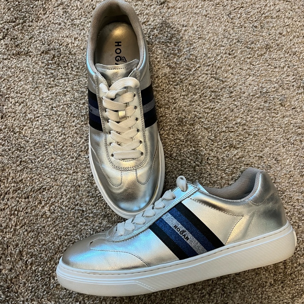 Hogan woman shoes, I wore them 3 times, not my style.